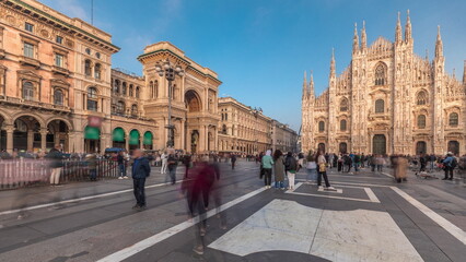 Fototapeta na wymiar Panorama showing Vittorio Emanuele gallery and Milan Cathedral timelapse.