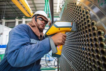 Male worker inspection weld of heat exchanger tube