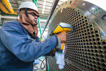 Male worker inspection weld of heat exchanger tube