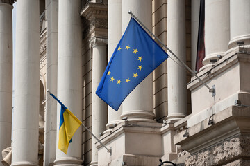 Flagi Unii Europejskiej i Ukrainy - obrazy, fototapety, plakaty