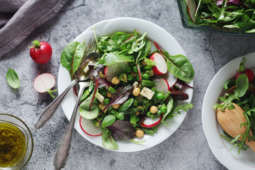 Green salad with asparagus and radish