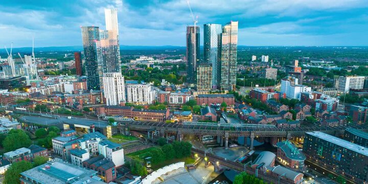 Manchester Tme-Lapse [The city in Motion]