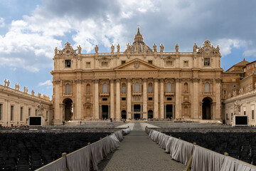Obraz premium Petersdom in Rom. Platz ist vorbereitet für ein Event