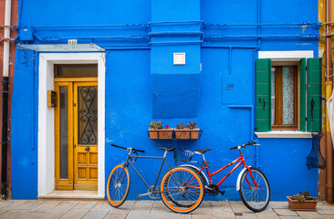 Fototapeta premium panorama su canali di venezia, con le gondole che li percorrono