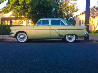Fototapeta premium old green car