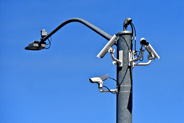 360 degree coverage of traffic intersection by retrofitted video cameras 