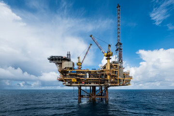 Oil Rig - North Sea - obrazy, fototapety, plakaty