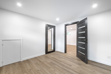 Canadian single family house, renovated with some luxury elements in design with kitchen, rooms, bedrooms, appliances, finished basement, laundry, backyard and patio