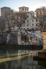 Fototapeta na wymiar Les rives Tibre à Rome