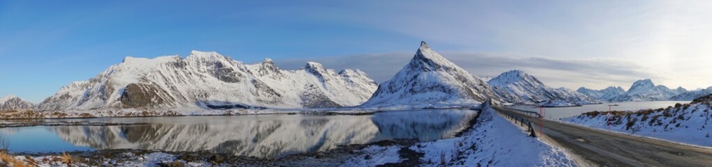 Obraz na płótnie Canvas Panoramic view of snow mountain at Norway, Europe. 