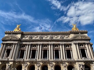 Fototapeta na wymiar opera house in Paris France