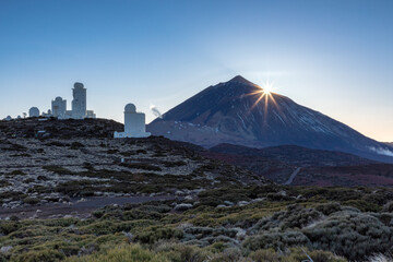 Sonnenuntergang am Observatorium vor dem Gipfel des Teide, Teneriffa
