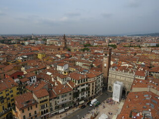 Fototapeta na wymiar panorama dalla Torre dei Lamberti, Verona, Veneto, Italia