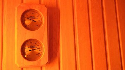 sauna thermometer and sauna hydrometer in the sauna