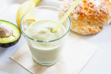 アボカドとバナナのスムージー