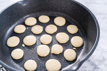 Obraz na płótnie Canvas Mini pancake cereal