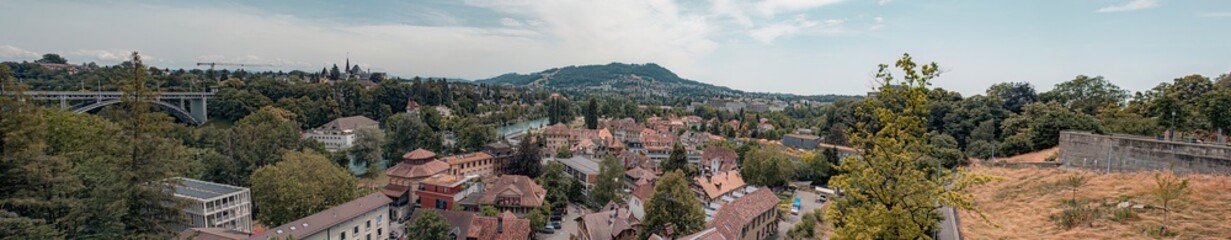 Fototapeta na wymiar panorama of the city and mountains