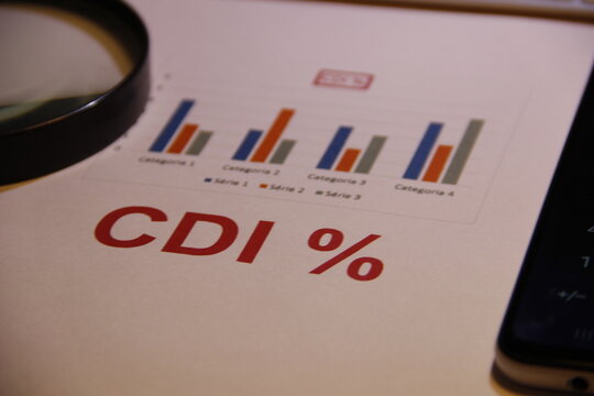 CDI - Gr&aacute;fico representando evolu&ccedil;&atilde;o, lupa e calculadora