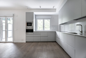 Corner of a newly fitted modern kitchen