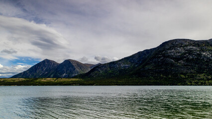カナダ　ユーコン準州　クサワ湖