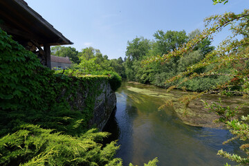 Fototapeta na wymiar Loiret river in Saint-Hilaire-Saint-Mesmin village. 