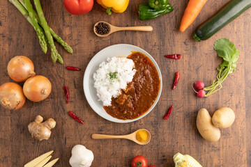 カレーライスと野菜　curry rice and vegetables