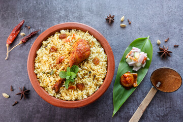 Chicken biryani Spicy Indian Malabar biryani Hyderabadi biryani, Dum Biriyani pulao golden bowl...