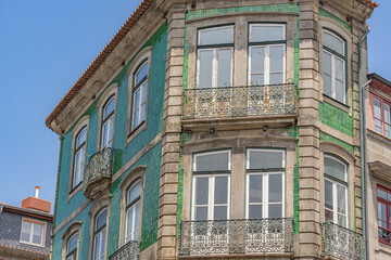 gros plan sur des immeubles de la vieille ville de Porto (Portugal)