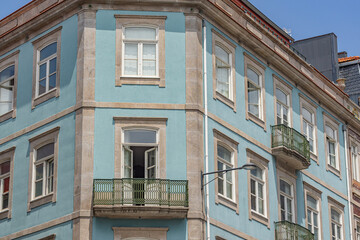 Obraz premium gros plan sur des immeubles de la vieille ville de Porto (Portugal)