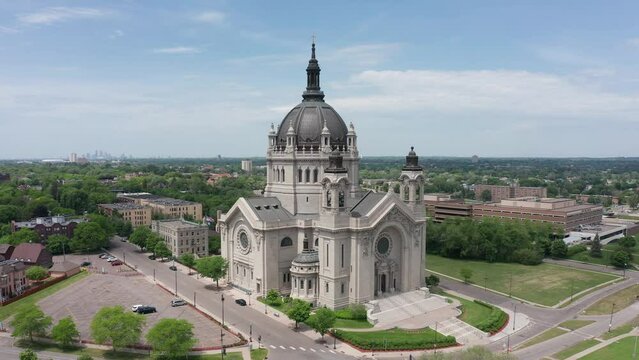 Close-up push-in aerial shot of the grand Cathedral of Saint Paul in Minnesota. 4K