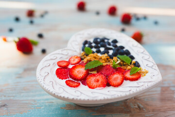 Yogurt with grain and fresh berries