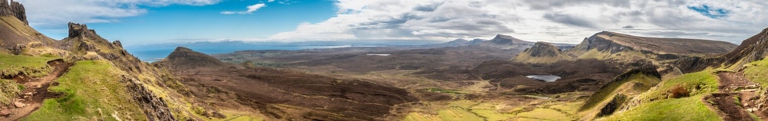 Fototapeta premium Beautiful panorama view of Quiraing, Scotland, Isle of Skye