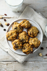 Oatmeal cookies with hazelnut and raisins