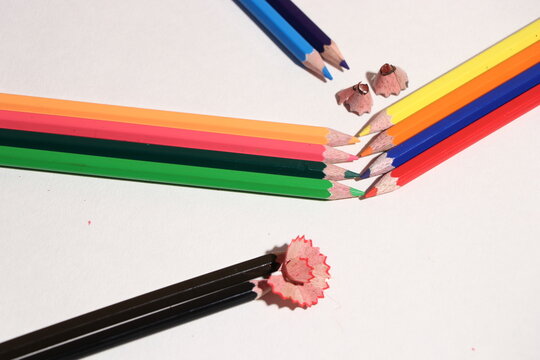hand holding pencil