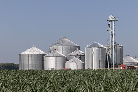 Brock Stiffened Grain Bins. Brock is a Division of CTB, a Berkshire Hathaway company.