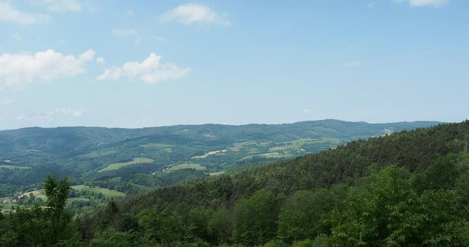 La montagne Bourbonnaise en Allier. Le Parc &eacute;olien, chemin de la Ligue entre les massifs des Bois noirs et Monts de la Madeleine
