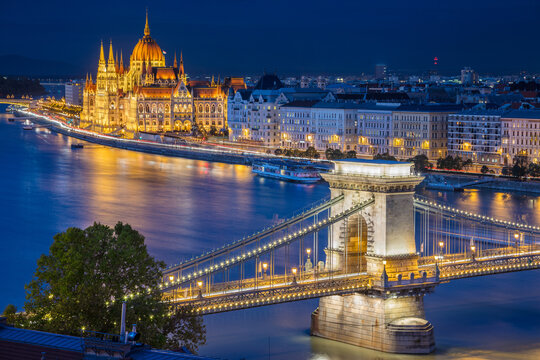 Cityscape image of Budapest, capital city of Hungary, during twilight blue hour.