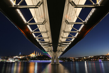 Fototapeta premium Golden Horn Metro Bridge in Istanbul City, Turkey