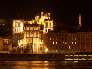 Obraz na płótnie Canvas Notre Dame de Fourviere basilica and St. Jean cathedral at night , Lyon, France.