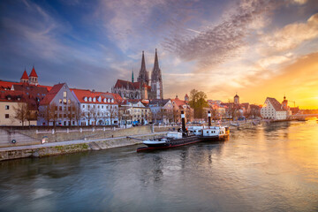 Fototapeta na wymiar Cityscape image of Regensburg, Germany during spring sunset.