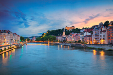 Fototapeta na wymiar Cityscape image of Lyon, France during sunset.