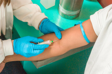 Enfermera tomando muestra de sangre, primer plano brazo, paciente - obrazy, fototapety, plakaty