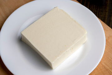 Sliced cream cheese for salads