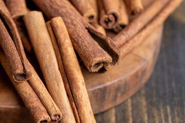 Whole dried cinnamon for baking