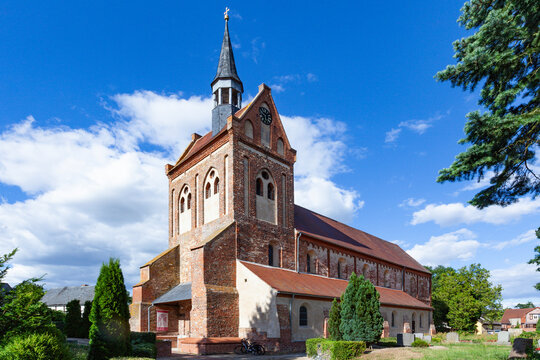 Stiftskirche St. Nikolaus, Beuster