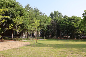 한국 시골의 작은 공원