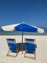 Papier Peint photo autocollant Clearwater Beach, Floride beach chairs and umbrella on the beach