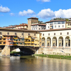 Fototapeta na wymiar Florence, Italy - 15 Nov, 2022: Ponte Vecchio Bridge on the River Arno
