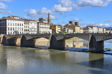 Fototapeta na wymiar Florence, Italy - 15 Nov, 2022: Ponte Vecchio Bridge on the River Arno