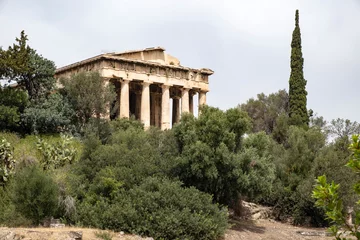 Selbstklebende Fototapeten Front view of Temple of Hephaestus in the Ancient Agora of Athens © chiyacat